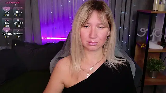 Snapshot of MilaBott chatting on September 9, 8:18 pm MilaBott online show from September 9, 8:18 pm