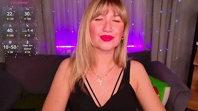 Snapshot of MilaBott chatting on March 13, 11:38 pm MilaBott online show from March 13, 11:38 pm