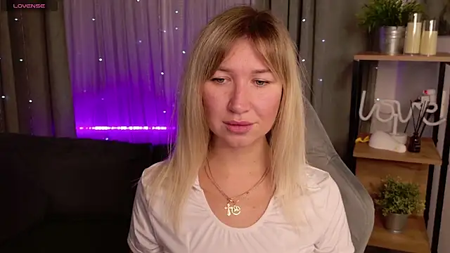 Snapshot of MilaBott chatting on September 26, 8:49 pm MilaBott online show from September 26, 8:49 pm