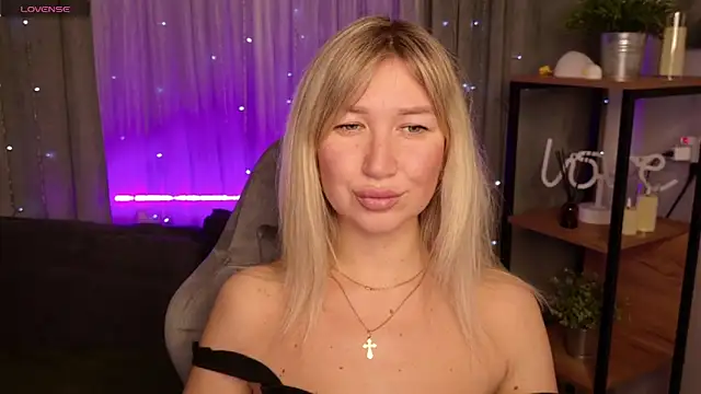 MilaBott online show from November 8, 8:12 pm