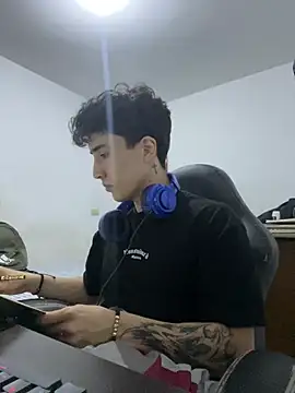 gojo satoru 18 online show from February 9, 2:42 am