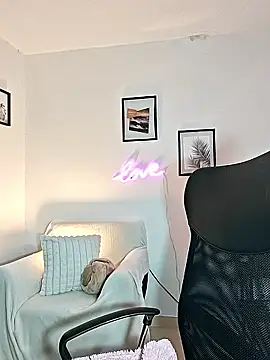 Snapshot of helena_smith chatting on November 7, 2:38 am helena smith online show from November 7, 2:38 am