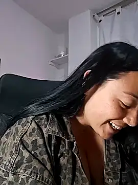 Snapshot of helena_smith chatting on December 15, 2:28 am helena smith online show from December 15, 2:28 am