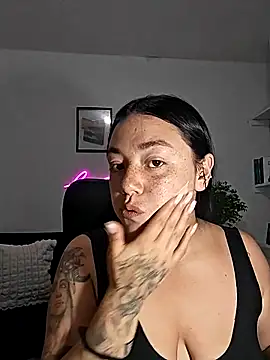 Snapshot of helena_smith chatting on October 23, 2:54 am helena smith online show from October 23, 2:54 am