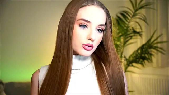 Snapshot of petitegonwiild chatting on November 6, 8:46 pm petitegonwiild online show from November 6, 8:46 pm