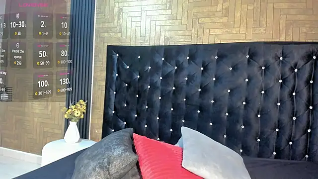 Laross25 online show from March 11, 7:52 pm