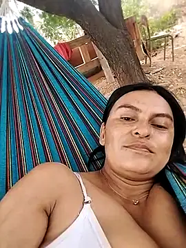 Snapshot of Horny-Mommy-Dirty chatting on March 15, 10:33 pm Horny-Mommy-Dirty online show from March 15, 10:33 pm