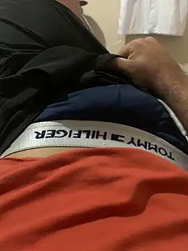 Snapshot of Brasileirinhoo chatting on February 7, 7:33 pm Brasileirinhoo online show from February 7, 7:33 pm