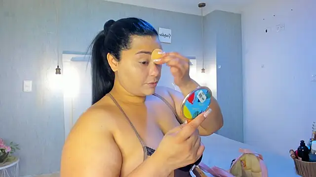 Snapshot of Clarigil chatting on February 5, 2:02 pm Clarigil online show from February 5, 2:02 pm