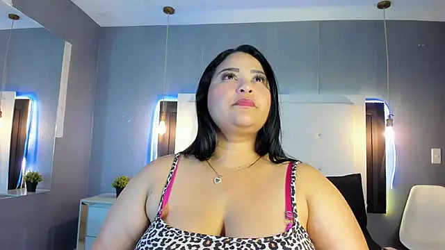 Snapshot of Clarigil chatting on November 21, 8:41 pm Clarigil online show from November 21, 8:41 pm