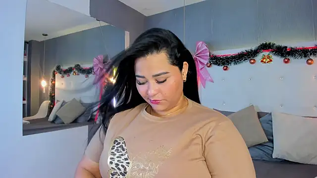 Snapshot of Clarigil chatting on December 4, 9:03 pm Clarigil online show from December 4, 9:03 pm