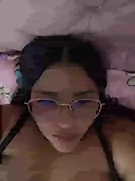 Snapshot of Clarigil chatting on February 13, 10:43 pm Clarigil online show from February 13, 10:43 pm