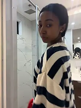 Snapshot of GabrielaLugo chatting on June 19, 11:38 am GabrielaLugo online show from June 19, 11:38 am