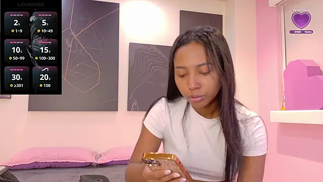 Snapshot of GabrielaLugo chatting on June 14, 12:50 pm GabrielaLugo online show from June 14, 12:50 pm