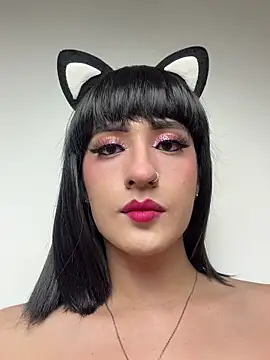 Snapshot of HotStar_yes chatting on November 6, 12:25 am HotStar yes online show from November 6, 12:25 am