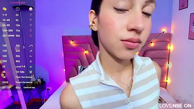 Snapshot of Beautifulskinny18 chatting on March 18, 7:33 pm Beautifulskinny18 online show from March 18, 7:33 pm