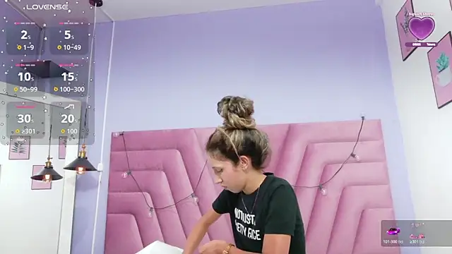 Beautifulskinny18 online show from April 5, 7:53 pm