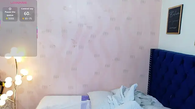 Beautifulskinny18 online show from May 8, 8:23 pm