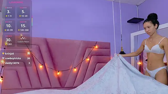 Beautifulskinny18 online show from November 13, 8:13 pm