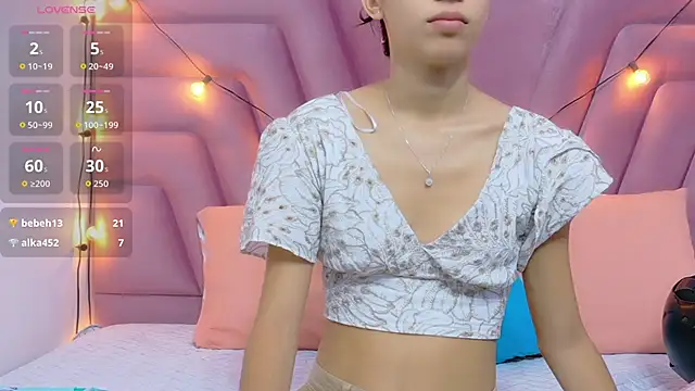 Beautifulskinny18 online show from November 4, 7:50 pm