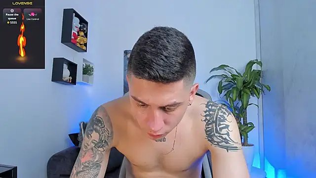 Yeiko Romero  online show from September 18, 8:28 am