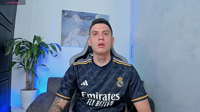 Yeiko Romero  online show from January 14, 6:11 pm