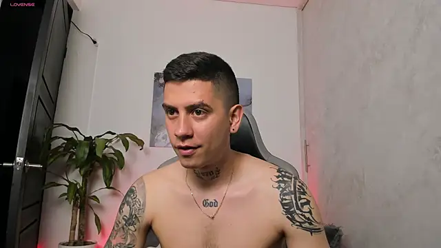 Yeiko Romero  online show from December 18, 3:49 pm