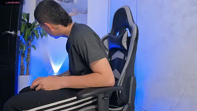 Yeiko Romero  online show from December 22, 5:13 pm