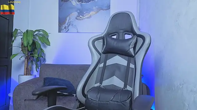 Yeiko Romero  online show from April 10, 4:30 am