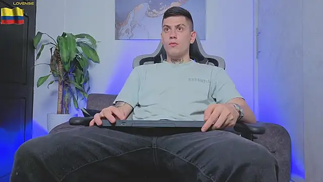 Yeiko Romero  online show from April 12, 9:34 am