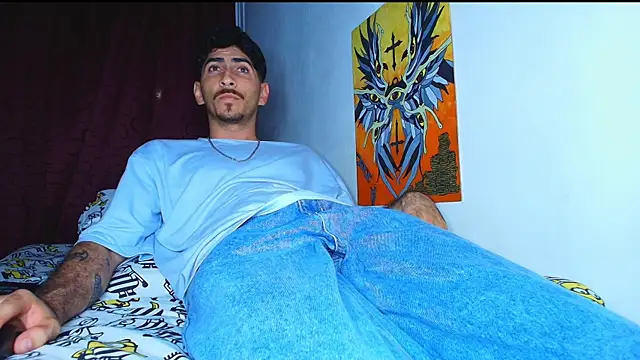 Thomass00 online show from October 18, 12:01 am