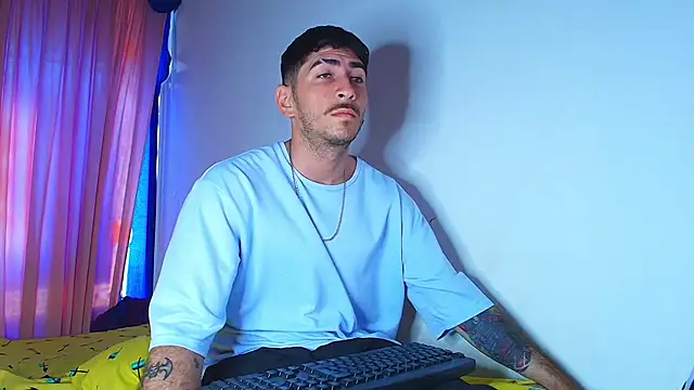 Thomass00 online show from March 16, 5:28 pm