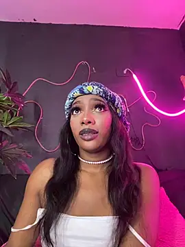 TIFFANYYSTAR online show from November 11, 8:25 pm