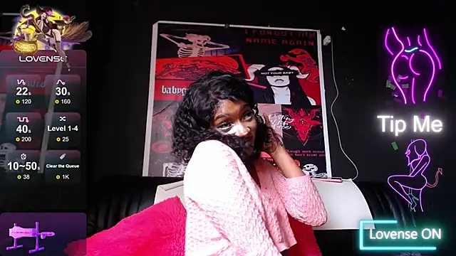 Snapshot of TIFFANYYSTAR chatting on March 8, 8:35 pm TIFFANYYSTAR online show from March 8, 8:35 pm