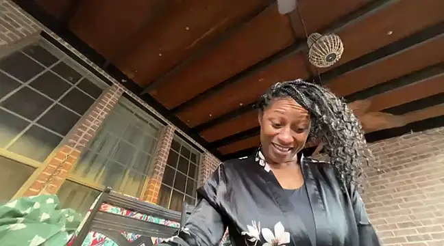 Snapshot of wynterheat chatting on March 5, 12:05 am wynterheat online show from March 5, 12:05 am