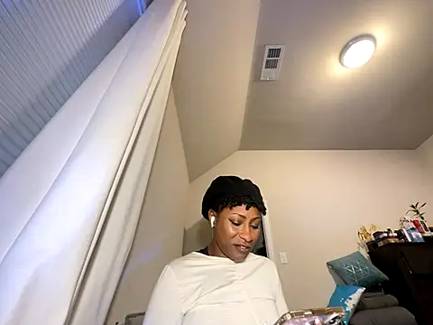 wynterheat online show from December 19, 5:10 am