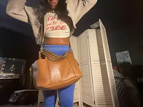 Snapshot of wynterheat chatting on May 19, 8:38 pm wynterheat online show from May 19, 8:38 pm