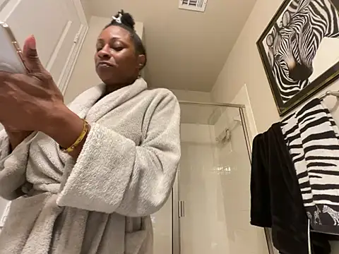 wynterheat online show from November 9, 1:48 pm