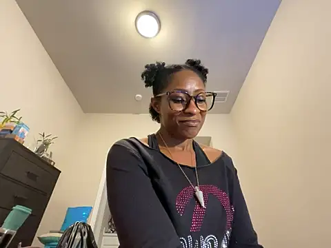 wynterheat online show from October 24, 6:23 am