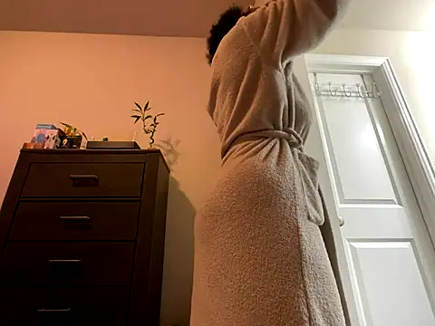 wynterheat online show from November 15, 5:33 am