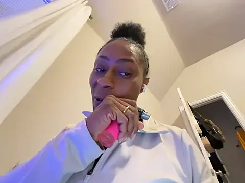 wynterheat online show from November 16, 7:02 am