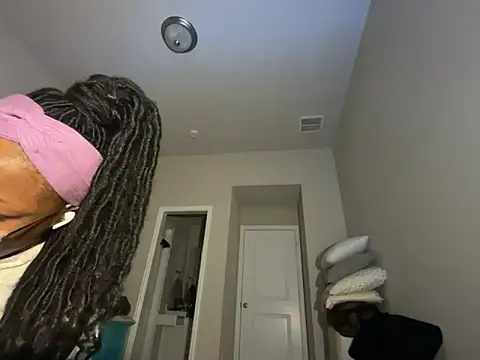 wynterheat online show from February 3, 5:05 am