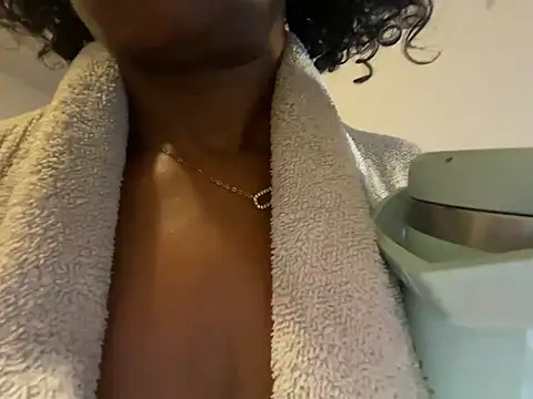 wynterheat online show from March 29, 1:40 am