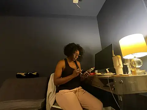 wynterheat online show from April 6, 1:45 am