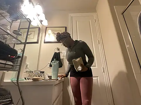 wynterheat online show from March 12, 4:22 pm