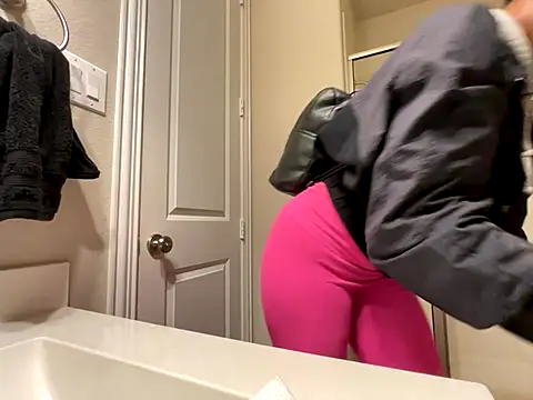 wynterheat online show from December 3, 8:03 am