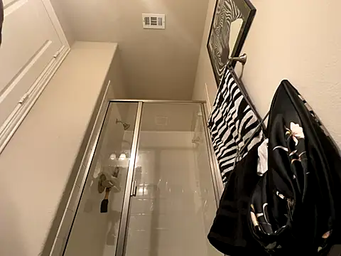 wynterheat online show from December 15, 4:02 pm