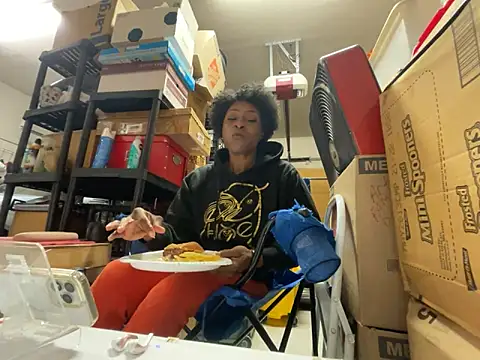 wynterheat online show from November 10, 3:33 am