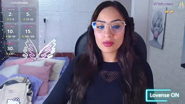 Snapshot of Paulina_627 chatting on April 15, 2:43 pm Paulina 627 online show from April 15, 2:43 pm