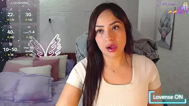 Snapshot of Paulina_627 chatting on April 28, 4:22 pm Paulina 627 online show from April 28, 4:22 pm